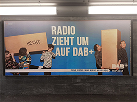 radio zieht um hecht plakat